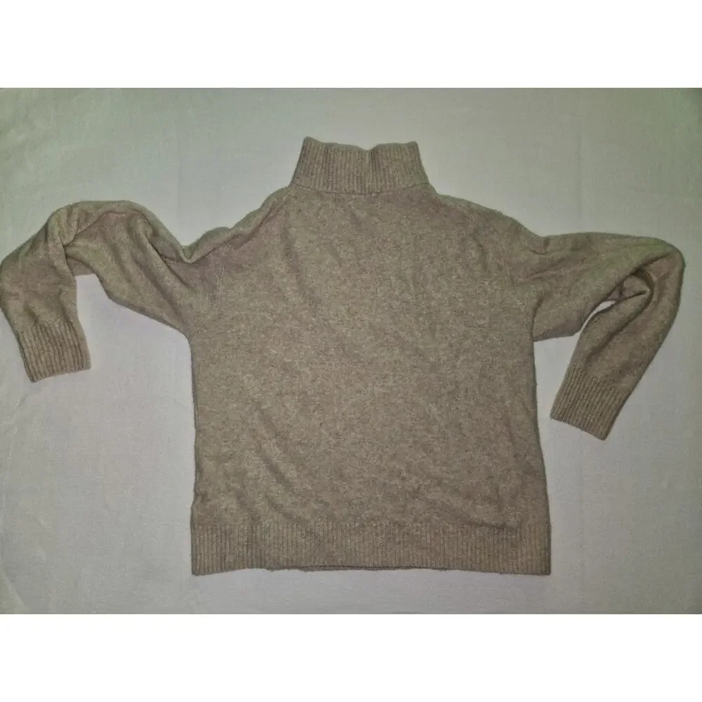 J.Crew quarter-zip Extra Soft beige, cable-knit Sweater Best Fits Size Sm/m